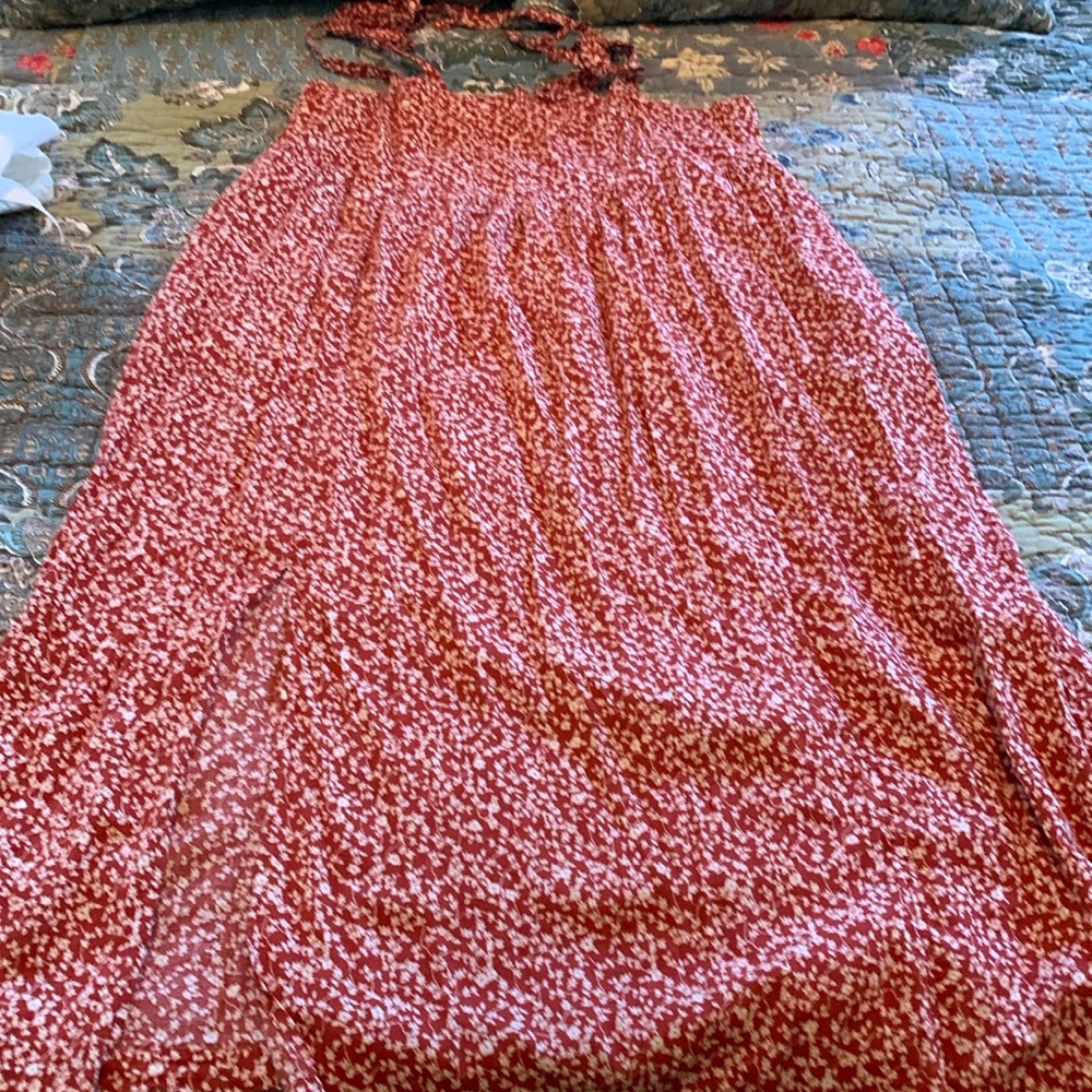 Old Navy tiny flower print Maxi Dress Size Adjustable Straps, pockets, side slit